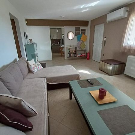 Apartmán Little Garden House Krinitsa Exteriér fotografie